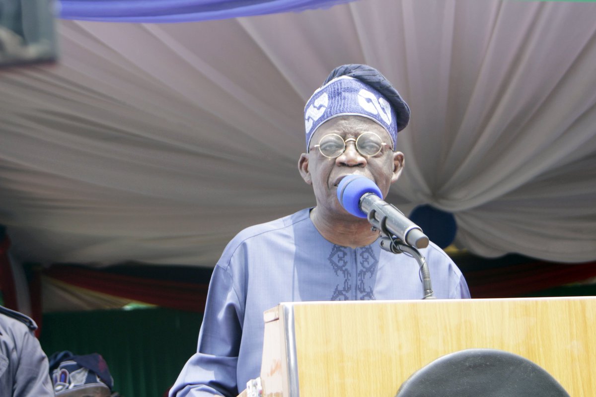 AdeleyeWalex's tweet photo. SO THESE ARE ASIWAJU BOLA TINUBU @AsiwajuTinubu AND GOV. @jidesanwoolu FACES

The above expression quickly flashed through my mind immediately I saw the duo today at inauguration of much awaited Pencinema flyover bridge.

#AgegePenCinemaBridge 
#foragreaterlagos 
@gboyegaakosile https://t.co/LLV3cenwcM