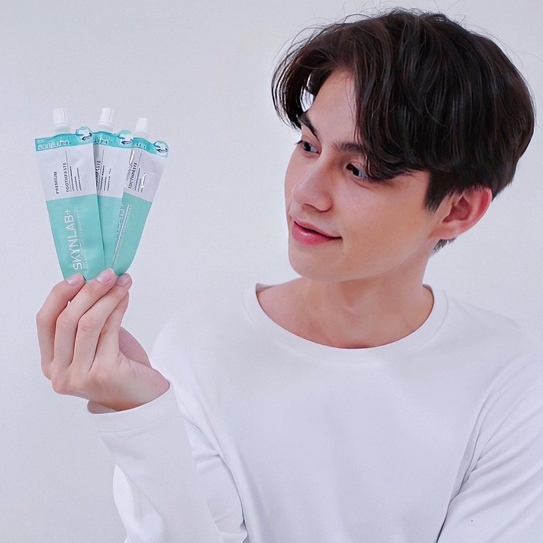 lovemeower27's tweet photo. Awwww the post he deleted 
But so handsomeeeee 
#bbrightvc https://t.co/D90emMKbeZ