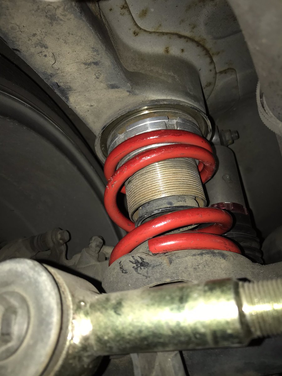 G 610 ガレージ ムトウ 日高市 探してたバネレートが見つかったので タイヤも外さず ささっと交換 3 5キロ 6キロ車高調へ 段差でバネ同士が当たる異音が無くなり 程良い硬さ アルトワークス 車高調整 峠 ワインディング