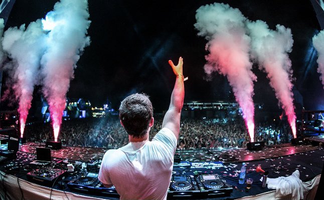 edmsyncx's tweet image. “ In love with you ...”
Fedde Le Grand 
#edm #music #NewRelease #EDMFamily #dj #djlife #musicislife