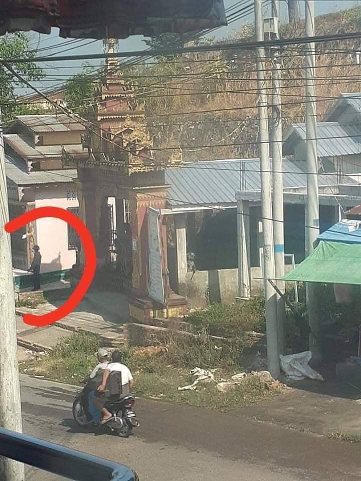 Pagoda areas are not massacre area!!Terrorists stationed at Pagodas area to kill our Innocent civilians by pointing guns in Myeik around 10AM.(Myeik) 

#Mar7Coup
#WhatsHappeningInMyanmar