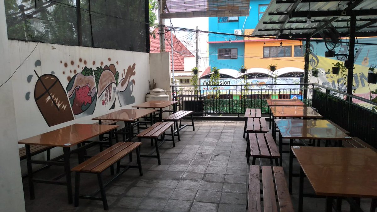 Start jam 2 siang ini rekkkk.. lokasi di Warung Ewoel,di lantai 2 yessss... see u 😘