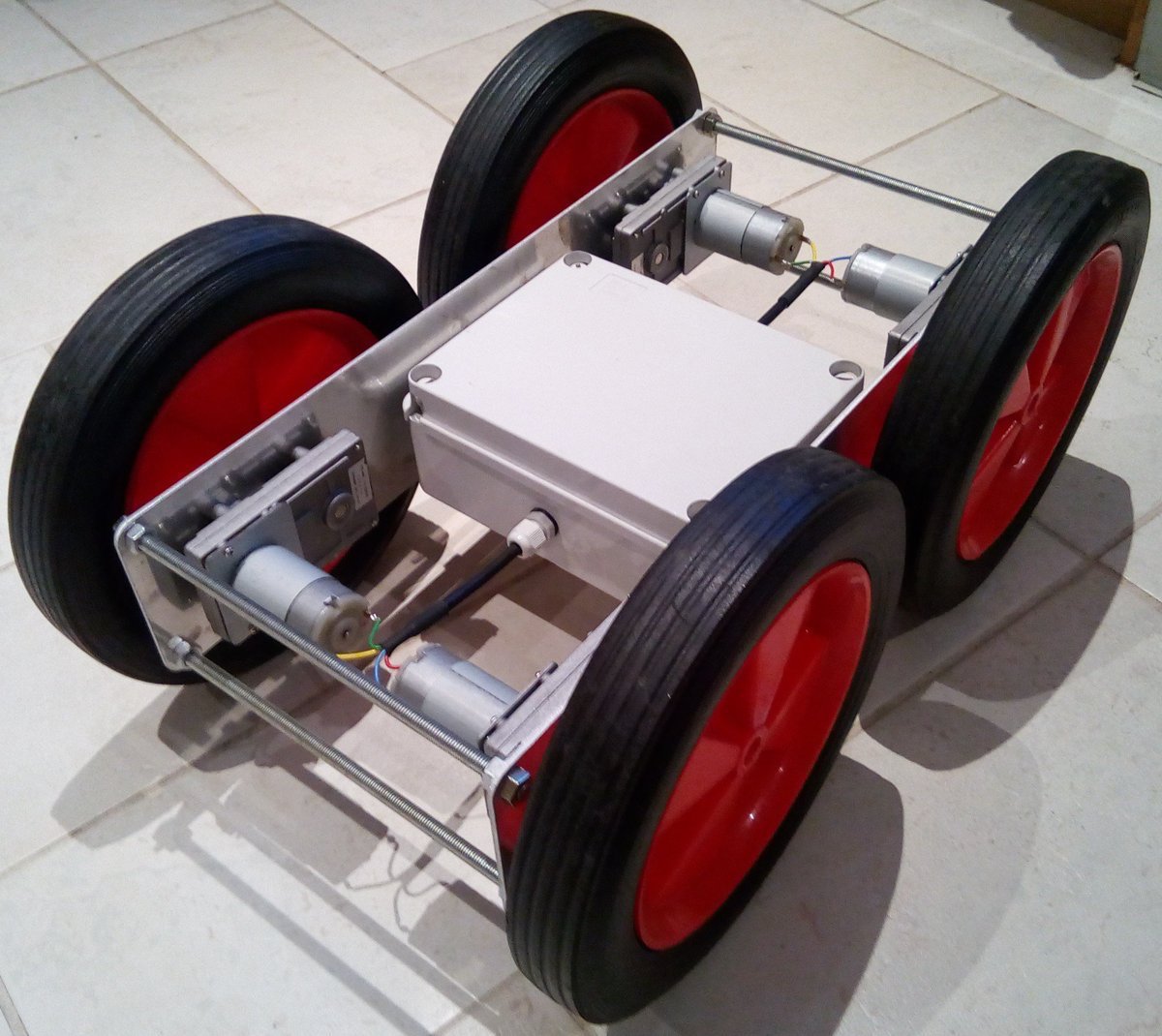 RSDesignSpark's tweet photo. Josh was inspired to build a modular, maker-friendly platform for developing autonomous systems of his own design. https://t.co/I4ez0IdsMQ #Project #LoveElectronics #autonomous @ElectricJoshy https://t.co/ip7kdHgIkR