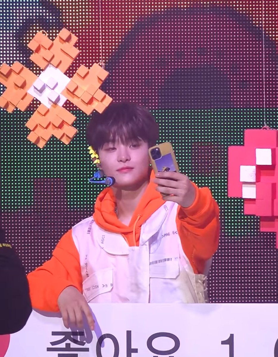 คุณเอ็มซีน่ารักไม่ไหววว (,,•﹏•,,)