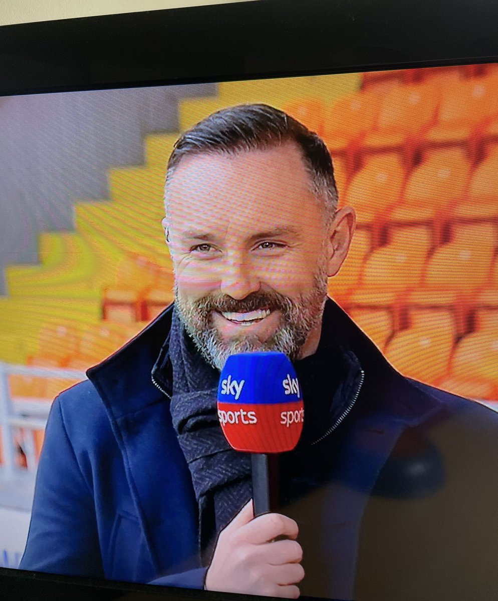JL_93x's tweet photo. No-one can wipe the smile from this mans face! 😁😁😁 @RangersFC @4ladshadadream @KBoyd55 #RangersFC #boydy https://t.co/2hWaIRmyX0