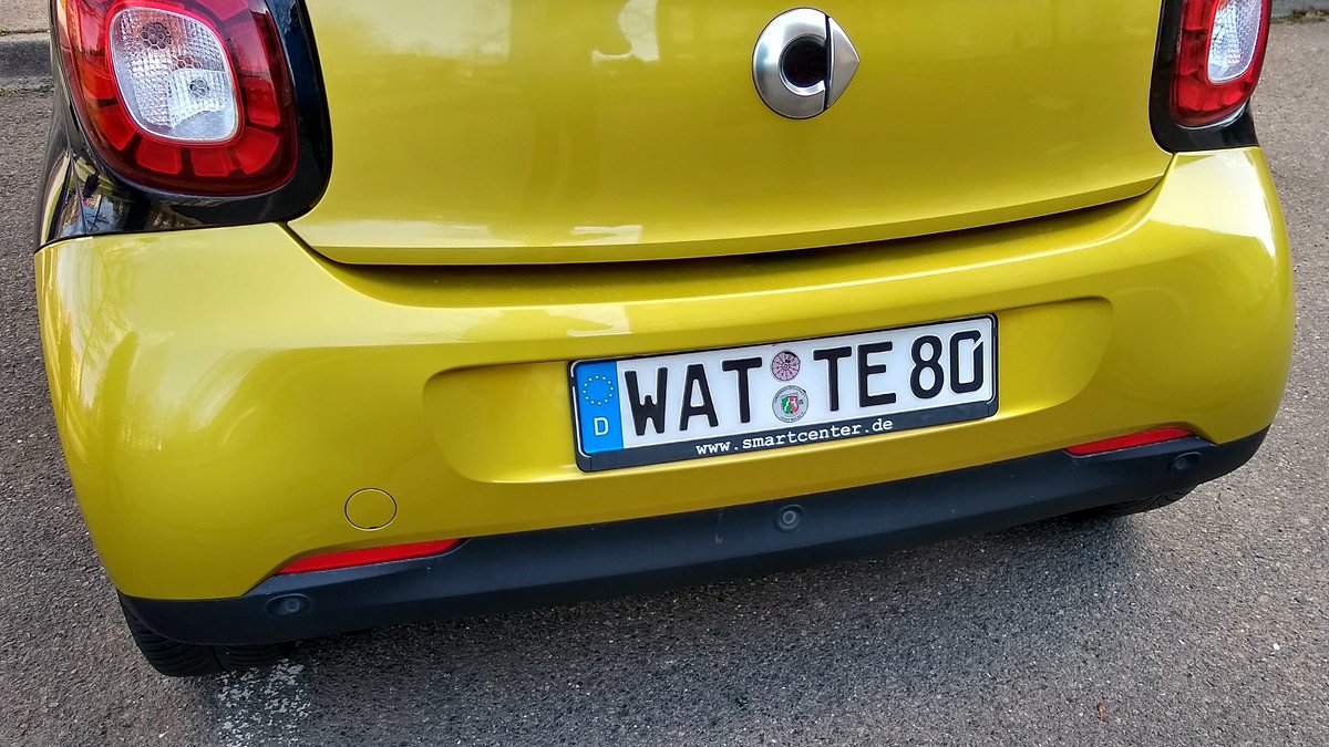 Oszedo's tweet photo. Ich hab den Eindruck #8000Watt #fullforcevoraus ist umgestiegen. 😁
#sammlungskurrilerkennzeichen https://t.co/HqLLl59GGz