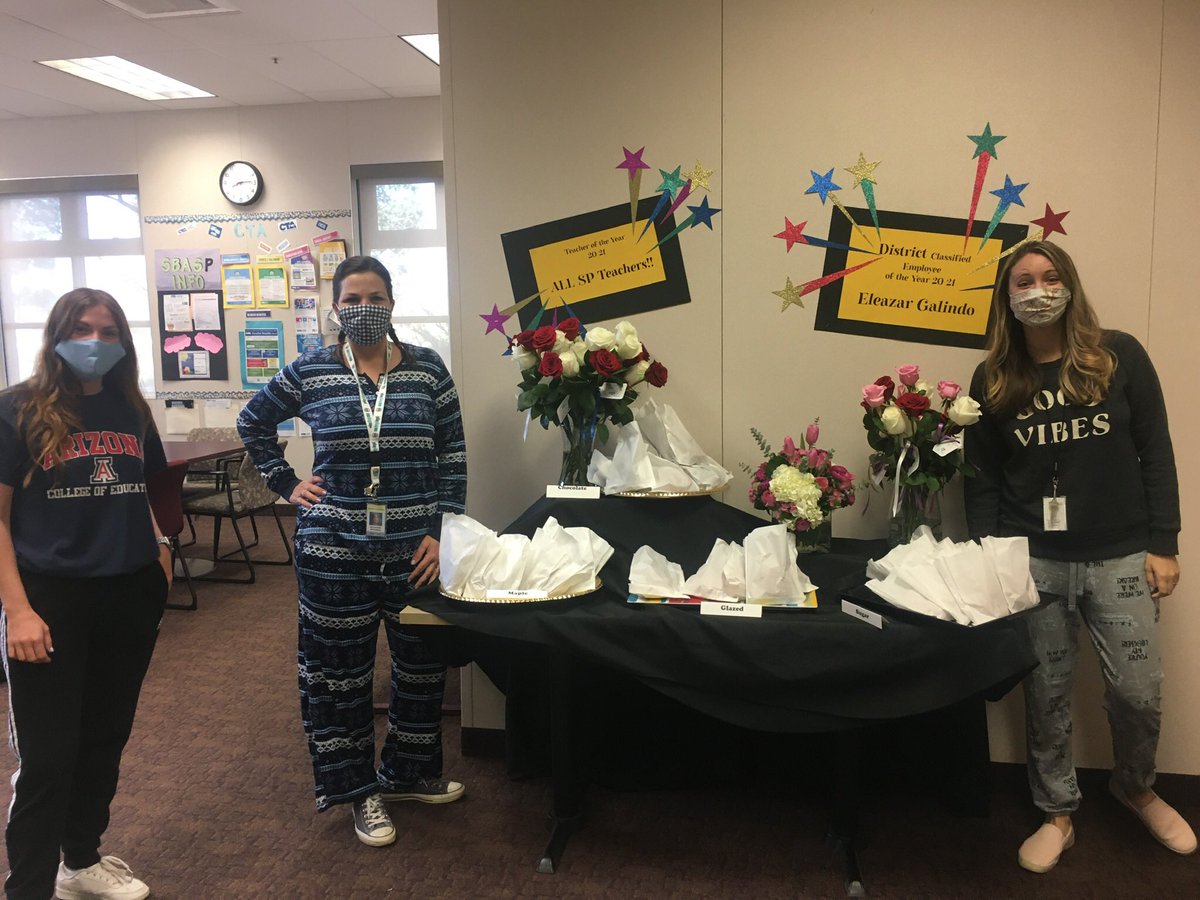 SolanaPacific's tweet image. Congratulations to our Solana Pacific Employees of the Year! We are proud to celebrate ALL Certificated Staff as our “Teachers of the Year” &amp;amp; our SBSD Classified Employee of the Year, Eleazar Galindo! The SP Team is so dedicated to our students! 🎉 #sbsdsp #sbsdedu