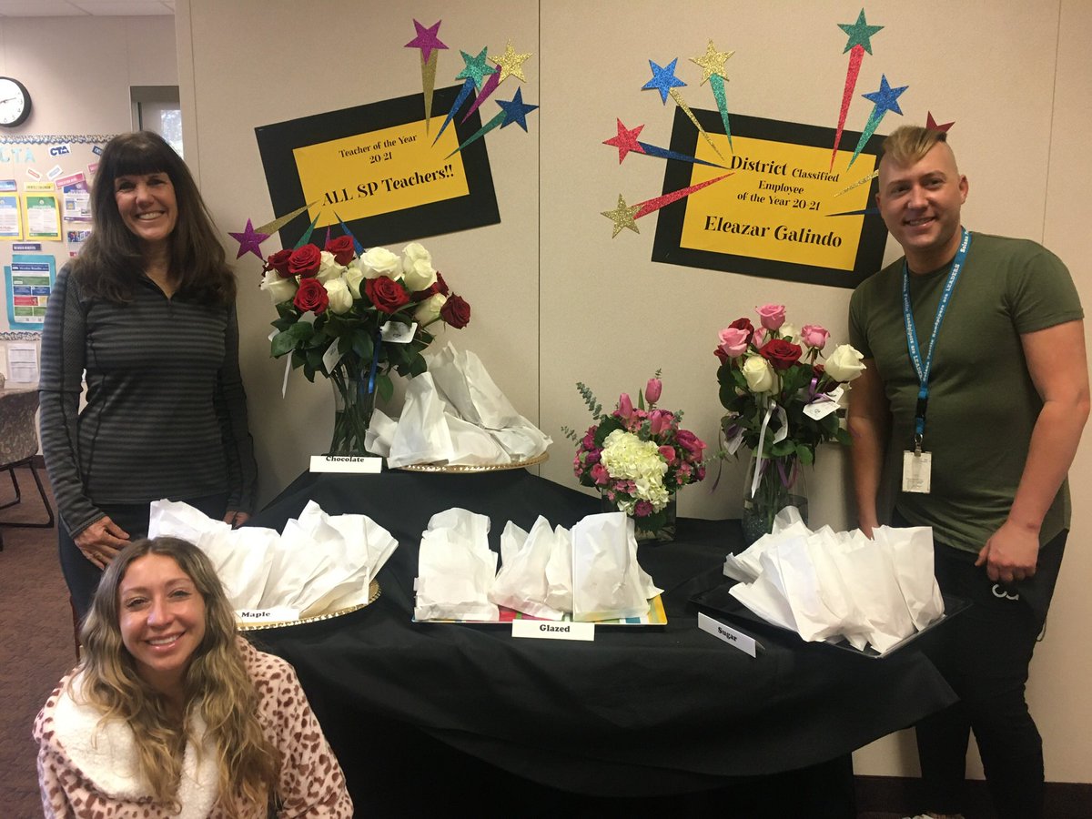 SolanaPacific's tweet image. Congratulations to our Solana Pacific Employees of the Year! We are proud to celebrate ALL Certificated Staff as our “Teachers of the Year” &amp;amp; our SBSD Classified Employee of the Year, Eleazar Galindo! The SP Team is so dedicated to our students! 🎉 #sbsdsp #sbsdedu