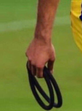 Alalamiy20003's tweet photo. #ننتظر_جلدك_ياحمدالله 

سؤال للوسط الرياضي 
من هو الاعب الي بيده العقال؟
ومن الفريق المجلود 
في المباراة؟
وكم انتهت المباراة؟
سيتم السحب على الإجابات الصحيحة والجوائز عبارة عن طواقي زري . https://t.co/DY25Vh95kY