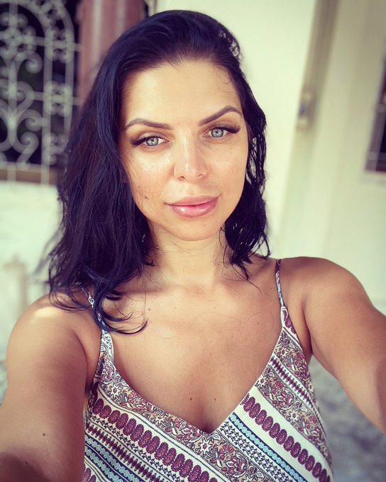 Сегодня в 22:30 по мск я в #Clubhouse заходи пообщаемся 😊  https://t.co/MuZmQpiHOF https://t.co/crvz<a href="/tag/clubhouse"class="tags">#Clubhouse</a>