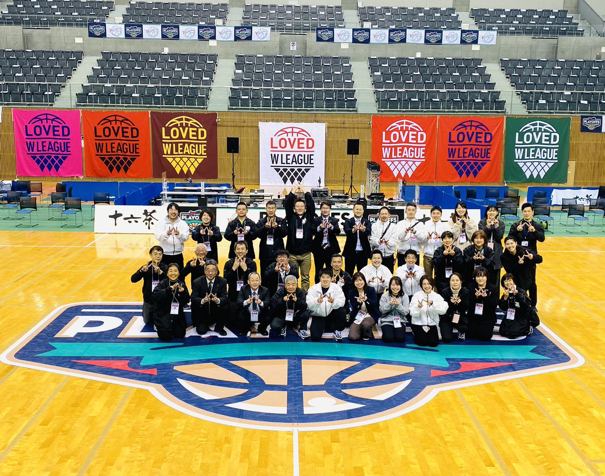 wjbl_official's tweet photo. #Wリーグ 愛知県内全日程終了🏀

REG58試合+SQF4試合=全62試合❗️
刈谷、岡崎、安城、豊橋、豊田の皆様のおかげで無事全試合完走出来ました🙌

見事なチームワークこの長丁場を運営協力いただいた　#愛知県バスケットボール協会　他皆様の笑顔と共に、舞台はいよいよ代々木へ https://t.co/xBLA4Ko1XL