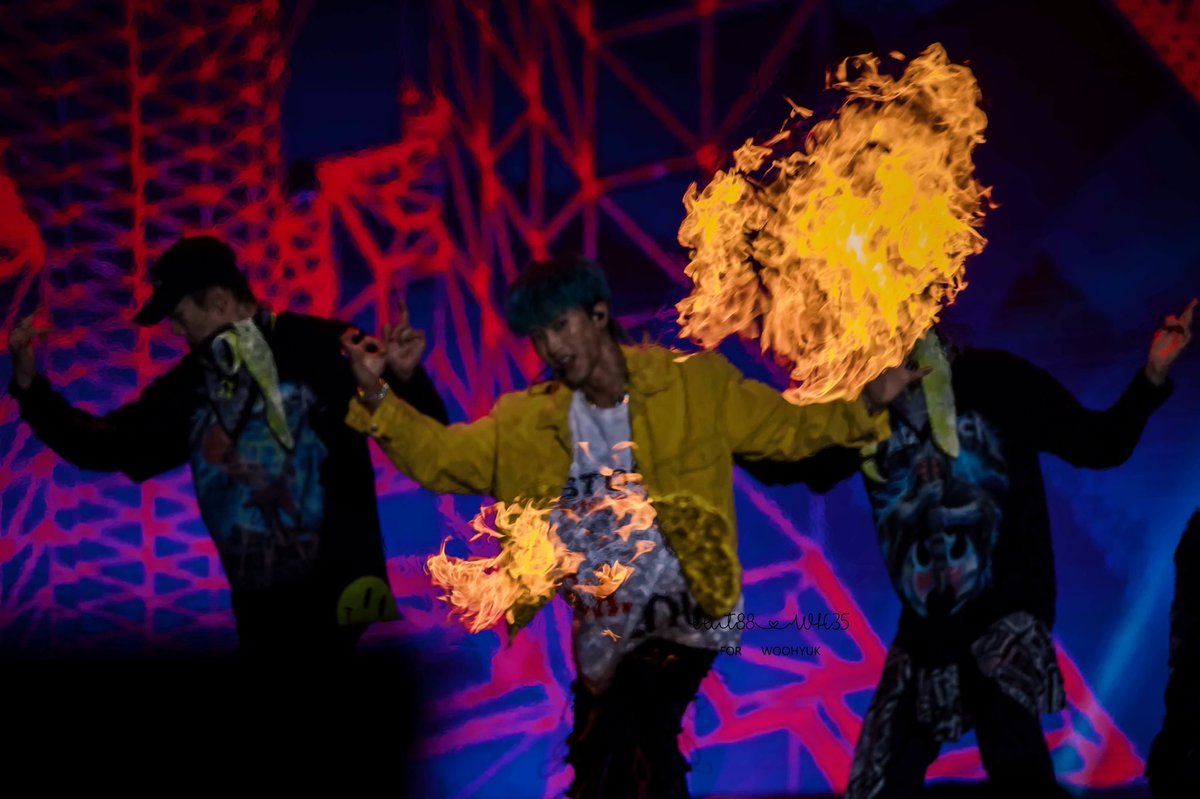 maoxiaoshui's tweet photo. 20191012  ASIA SONG FESTIVAL 
🔥🔥
#장우혁 #jangwoohyuk #张佑赫 

（P2原图直出） https://t.co/EVH5hwBK8w