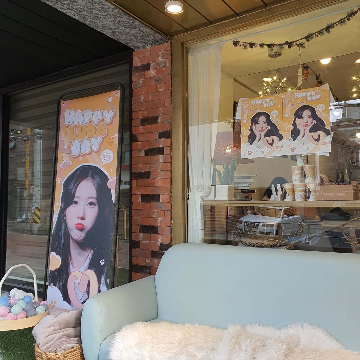 seolajjjooong_'s tweet photo. 오리지널 티켓 간지...⭐ 단발 루다 최고 귀엽다ㅜㅠ 귀염귀염한 분위기 카페랑 넘 잘어울림ㅎ-ㅎ
#하나뿐인_루다만을_사랑할게 
#HAPPY_LUDA_DAY https://t.co/XAmX8Ui9bN