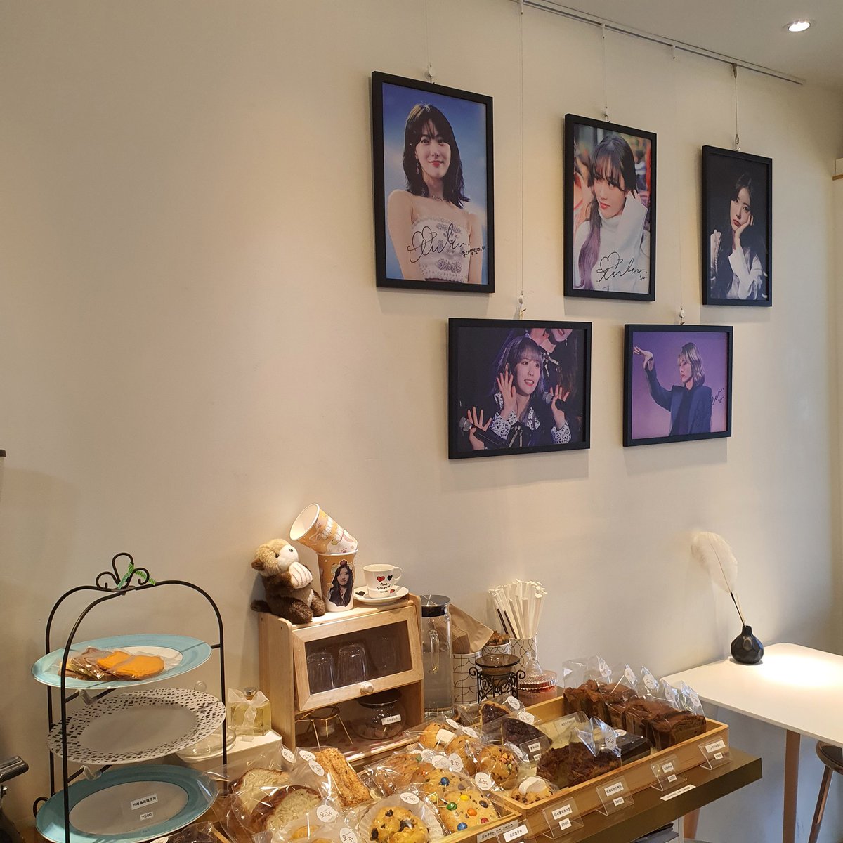 seolajjjooong_'s tweet photo. 오리지널 티켓 간지...⭐ 단발 루다 최고 귀엽다ㅜㅠ 귀염귀염한 분위기 카페랑 넘 잘어울림ㅎ-ㅎ
#하나뿐인_루다만을_사랑할게 
#HAPPY_LUDA_DAY https://t.co/XAmX8Ui9bN