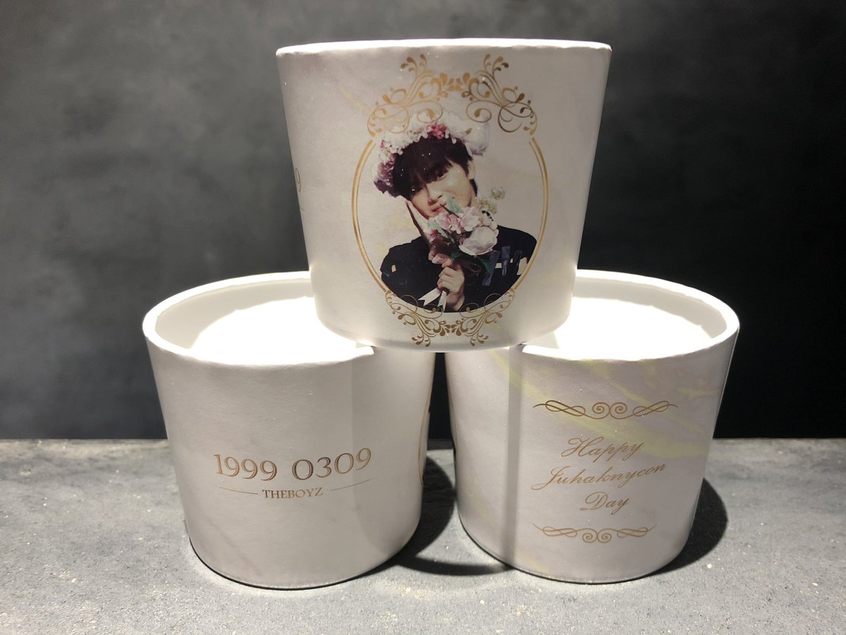 cafe_0907's tweet photo. 本日もご来店ありがとうございました！
明日3/8(月)も引き続きBTS SUGAさん、THE BOYZ ハンニョンさんのカップホルダーの配布を致します🦄
宜しくお願い致します🌵

3/8(月) 13:00-19:00
3/9(火) 11:00-19:00
3/10(水) 13:00-19:00 https://t.co/WpGJfys9sN
