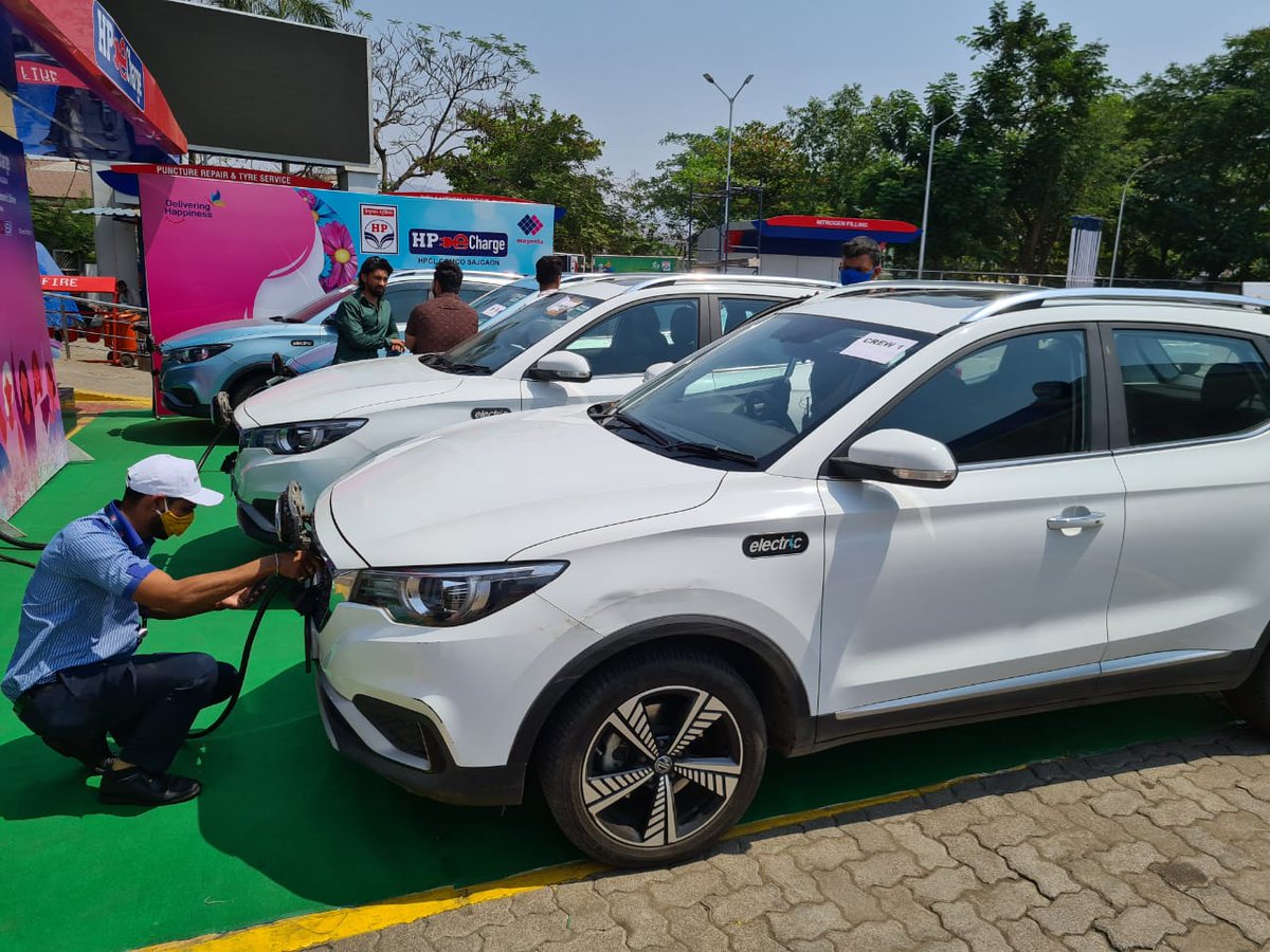 DarrylDias_'s tweet image. Charging session under progress at @HPCL flagship @sajgaon outlet

Powered by @MagentaPvtLtd
#ChargeGrid