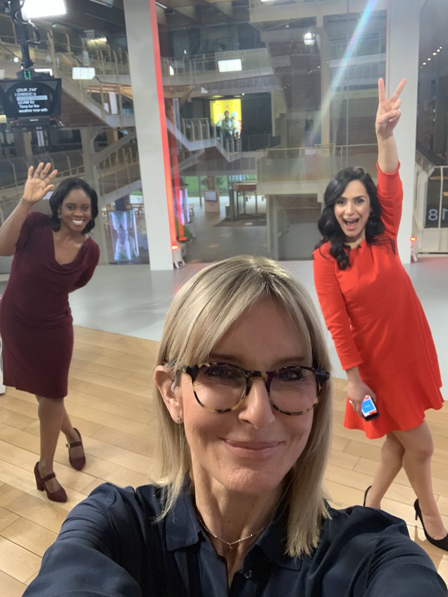 SkyJacquie's tweet image. Morning from @SkyNews breakfast crew this Sunday - Top story - children’s return to school (just 1 more sleep! 🎉)And @Pontifex in Mosul 🙏Top temp 9 degrees 🥶 Top sport story will @RangersFC win 1st league title in 10 years later ? 🏆 @skygillian @SkyNewsNaz @SkyJacquie