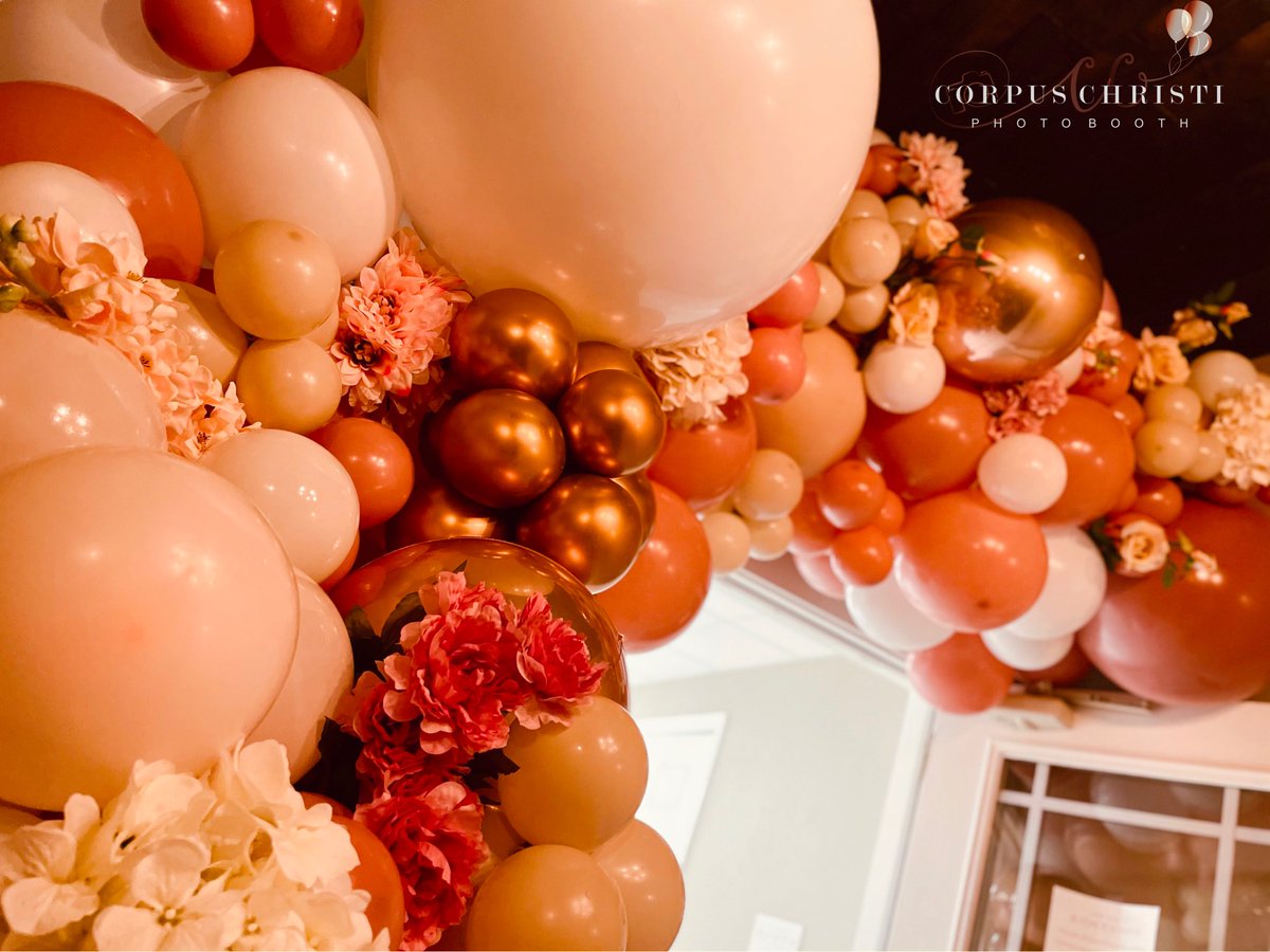 BoothCorpus's tweet image. Don’t mind us... just obsessed with today’s install 🎈✨