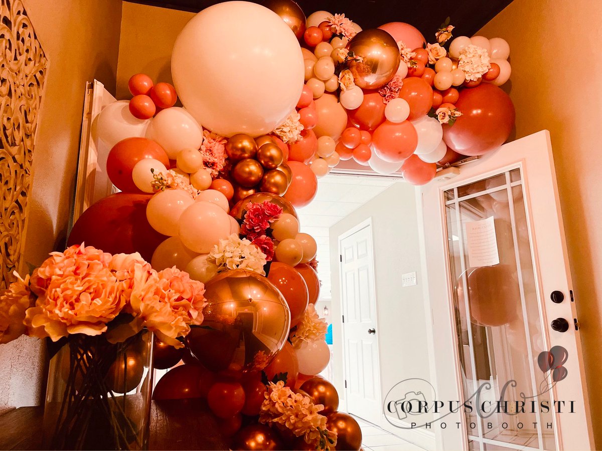 BoothCorpus's tweet image. Don’t mind us... just obsessed with today’s install 🎈✨