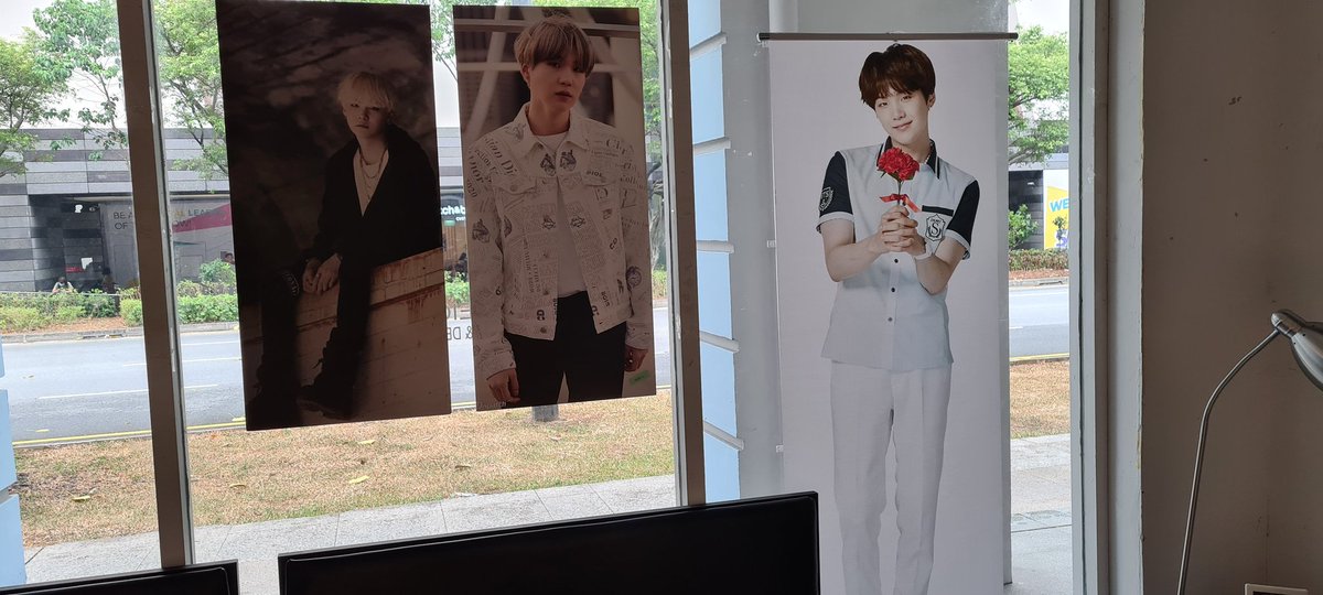 YenYen24132111's tweet photo. Thank you @bangtanqueenSG for hosting #GeniusMinPD #ForSUGA. Nice decoration! https://t.co/sNEOty87a2