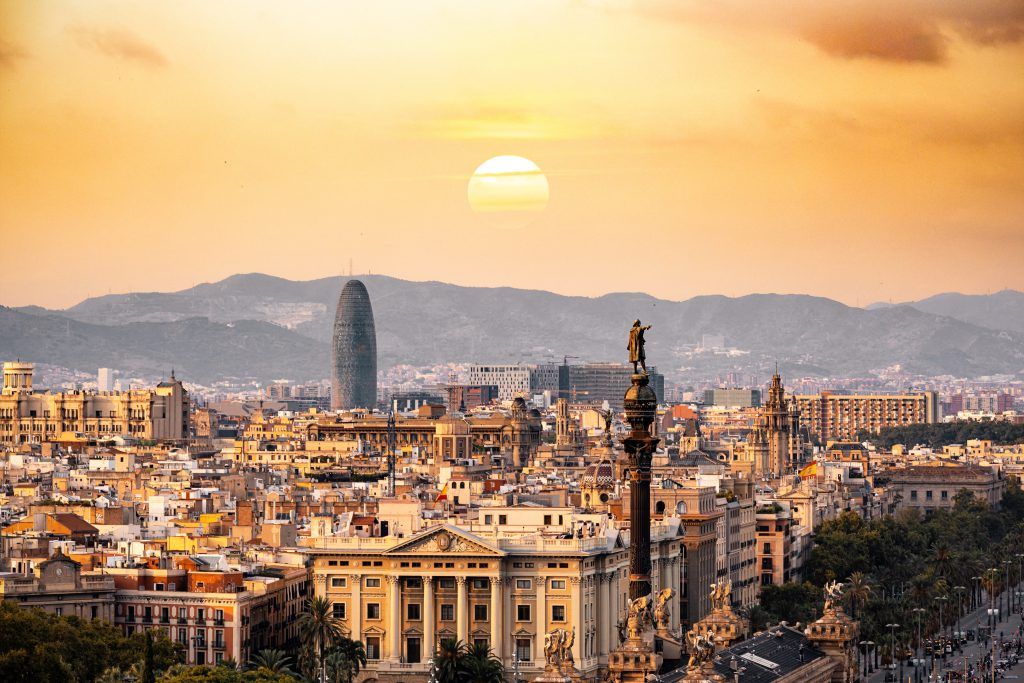 JourneyHeroApp's tweet photo. 🇪🇸. Barcelona Spain
Famous for its:
☞ exquisite city
☞ delicious food
☞ culture
☞ monuments
☞ fantastic architecture
☞ museums
☞ galleries & footballing culture
#Barcelona #Spain #JourneyHero #Culture #FamousCities
Read more: https://t.co/HFoM3nBCjR https://t.co/ma7gZ7hTY6