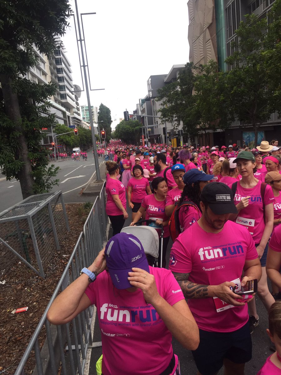 ozgirlnc's tweet photo. โHey, I canโt find my friends. Has anyone seen a group of #Chicksinpink ?โ #IWDFunRun https://t.co/fBkRGGsrfF
