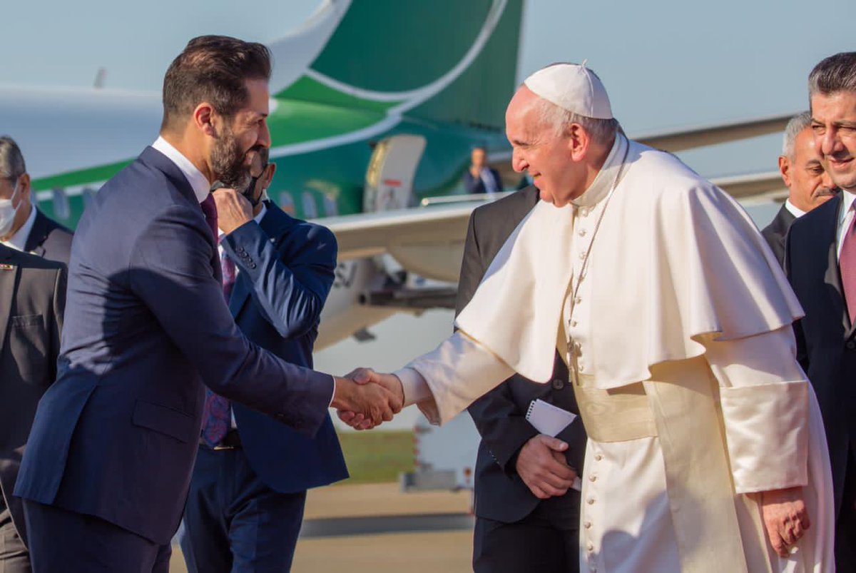 qubadjt's tweet photo. His Holiness the Pope in Kurdistan 
قەداسەتی پاپا لە کوردستان
قداسة البابا في كُردستان 
ܩܕܝܫܘܬܐ ܕܦܦܐ ܒܟܘܪܕܣܬܢ

#PopeInKurdistan #PopeFrancis @Pontifex https://t.co/GtpLlWOEnr