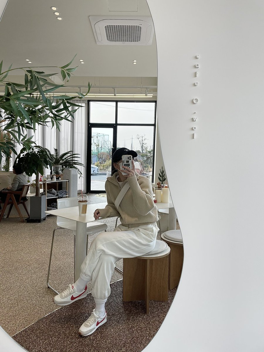 짙은 tweet media