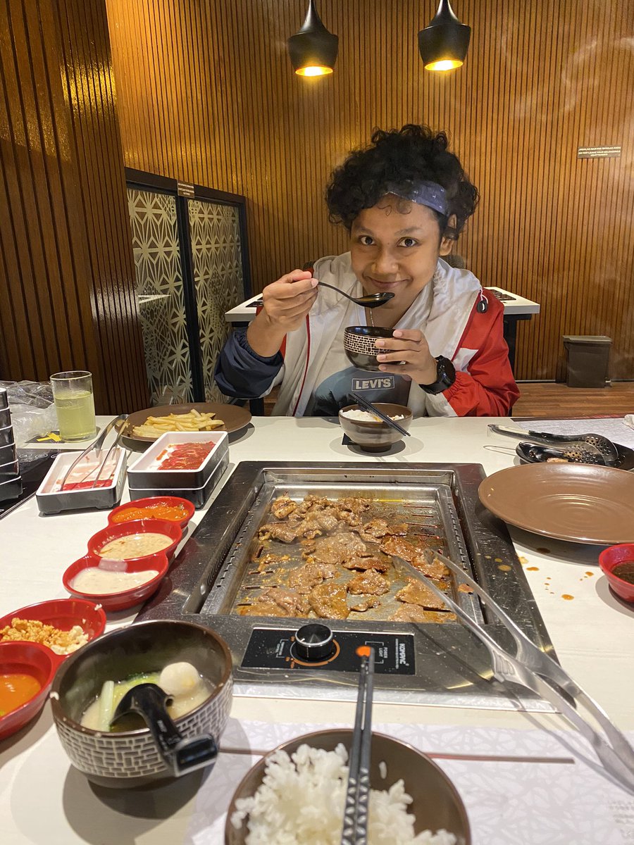 venesasha's tweet photo. Safe flight mba 👩🏾‍✈️✈️
Pulang terbang ((kerja)) ajak aku makan makan enak lagi ya ✌🏻 https://t.co/pmgJv2SDvT