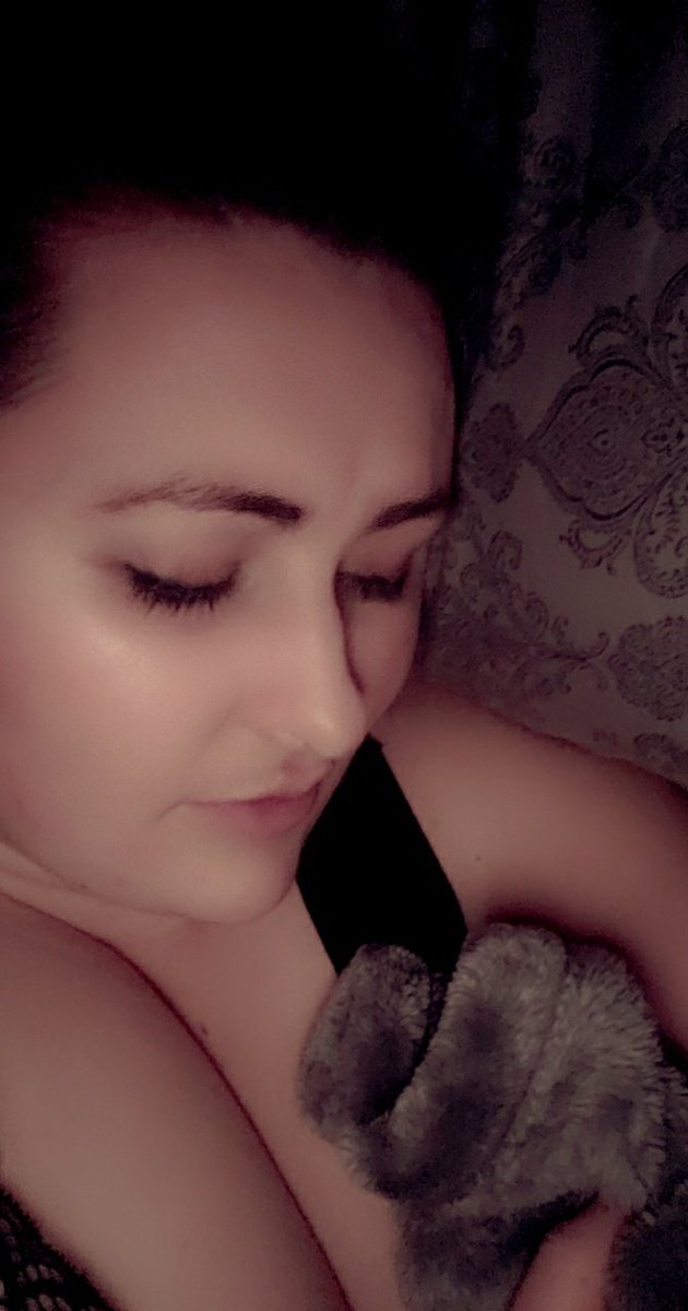 SBuns805's tweet photo. Good night 😴 💋💋💋 https://t.co/INwtOP9uBM