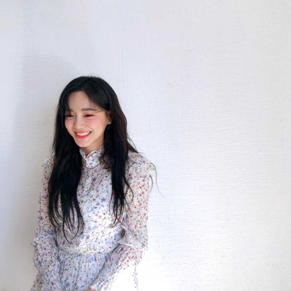 Q. 늦었다고 하면 진짜 늦은거죠?

A. 그죠, 늦은거죠. 
-
전 지금 이 나이부터 언어를 시작한다고해도 늦을 나이일 거잖아요. 그렇지만 나는 언어를 언젠가 꼭 했으면 좋겠어요
-
'늦는 거랑 하는 거를 엮을 필요는 없는 것 같아요'

_210217 브이앱

🌻 #세정 #SEJEONG #세정어록