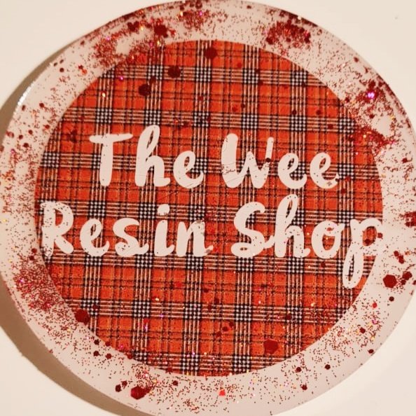 Hi everyone! Welcome to The Wee Resin Shop! We are new here on twitter so will take us a while to learn to ways😋 We hope you enjoy our products!💜 And hi to our new followers! It's lovely to meet you all! 

Rebecca &amp; Irene 💗