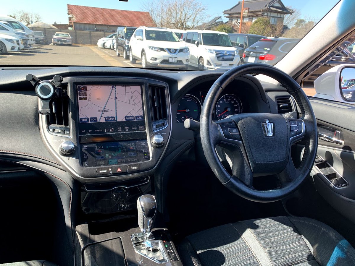 daitokucar1's tweet photo. 新入荷
クラウンアスリートハイブリッドS入荷✨
長年、国産車をリードしてきたいつかはクラウン🚗
静粛性があって乗り心地も良く、快適性、走行性、居住性共に良いモデルです🙆‍♂️
平成25年9万キロで車両本体価格は209.8万円‼️
ぜひ見に来てくださいね💁‍♂️ #千葉県八街市 #クラウンアスリート https://t.co/ia9swDi0mP