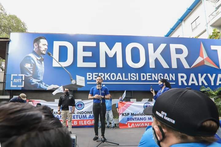DPDBMI_Jabar's tweet photo. Organisasi Sayap Partai Demokrat Bintang Muda Indonesia, satu komando bersama mas AHY sebagai Ketua Umum @PDemokrat yang sah hasil Kongres V dan telah disahkan oleh Kemenkumham RI.

#BMIuntukAHY #DemokratSolid https://t.co/6PcbaNuArk