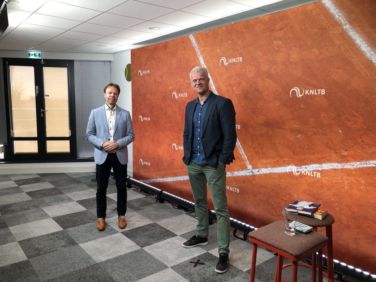 KNLTB's tweet photo. Mooie afsluiting van deze 1e congresdag met @Robinvangalen #inspiratie #samenwerken #topcoach #digitaleweek https://t.co/BruxgctFTw