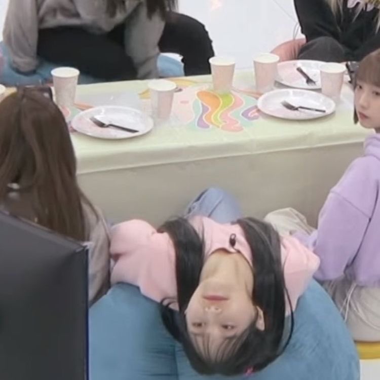 48kqs's tweet image. POV you’re a kpop trainee !!
⤷ diet thread