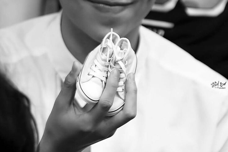 ⠀⠀⠀⠀⠀⠀⠀         ⠀⠀ะ Vía IG

        ♡   TB primeros zapatos de Sulli