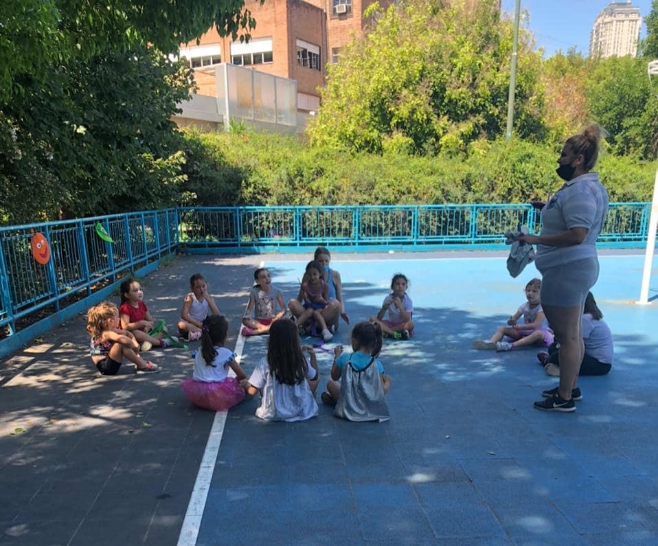 CestoCiudad's tweet photo. CESTOBALL
Gran comienzo de la Escuelita de Cesto. 😀
Si tenés entre 3 y 7 años, te esperamos en el Playón de Cestoball, los sábados y domingos de 12.00 a 13.30 hs.
#Cestoball
#TodosSomosCestoball
#ClubCiudad
#Muni
#CCBA
#CCBACestoball
#QLSDM https://t.co/xkNVfVBKqi