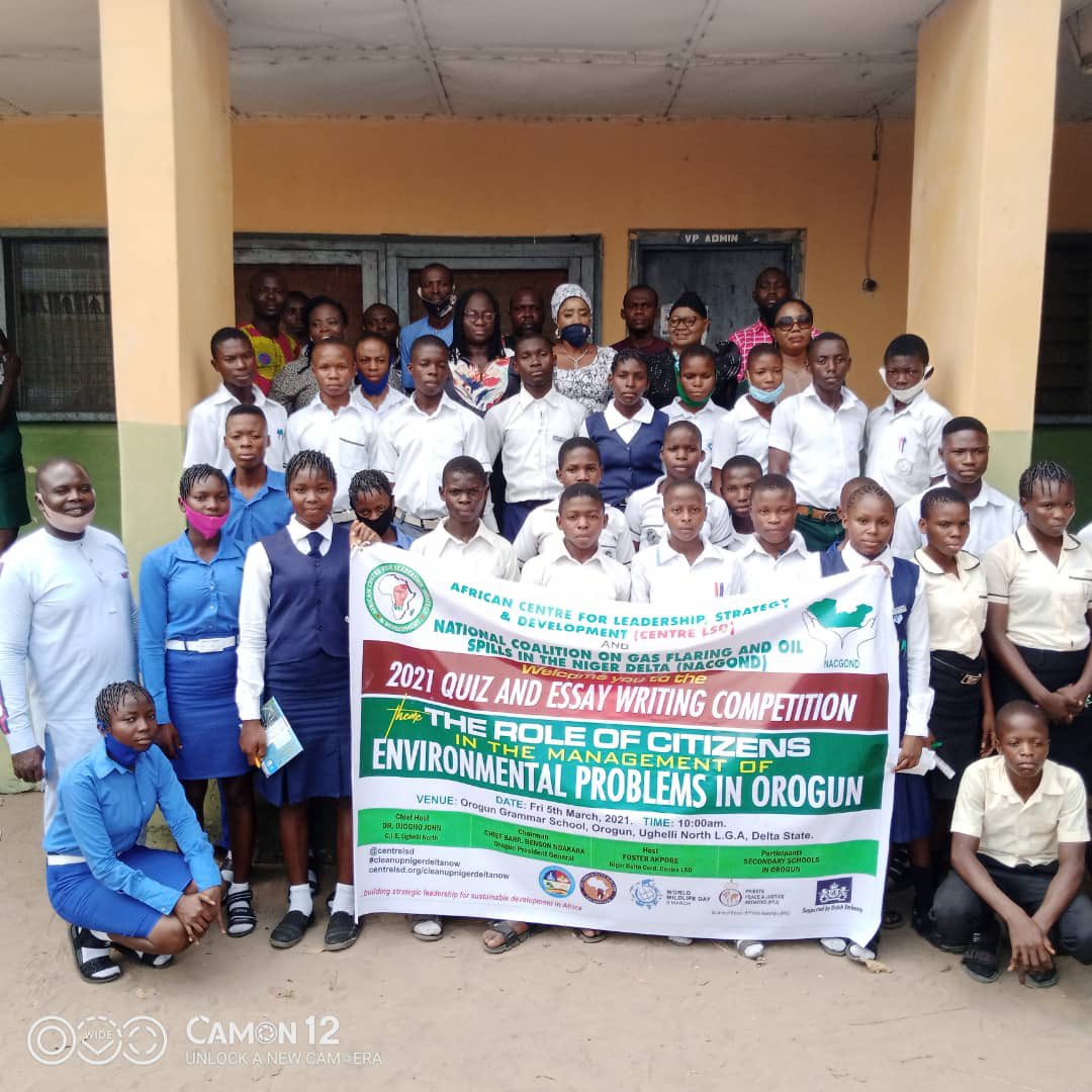 NACGOND's tweet photo. A very positive outcome, The President General of Orogun, Chief Benson Ndakara (Esq.) Sponsored the Easy &amp; Quiz competition in fulfilment of his promise when Centre LSD and students of Aragba Secondary School visited him on World Envirnment Day. @CEHRD @NLinNigeria @SDNNigerDelta https://t.co/F541wPWck8