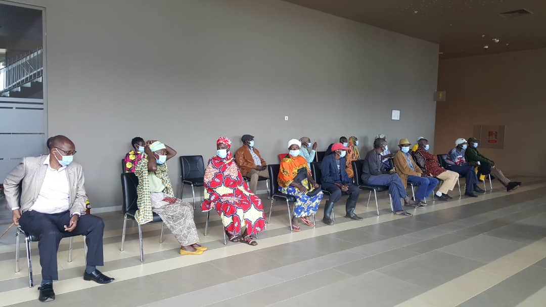 Gasabo_District's tweet photo. None @Gasabo_District muri #KigaliArena gahunda yo gutanga urukingo #COVID-19, hakomeje Icyiciro Cy'imyaka y'izabukuru: (bafite imyaka hejuru ya 60)
#InkingoNiUbuzima_ @ashyaka @PudenceR @RwandaHealth @RBCRwanda @umwigemepo @ngangare1 @RwandaLocalGov @CityofKigali https://t.co/GZVh1RHS8L