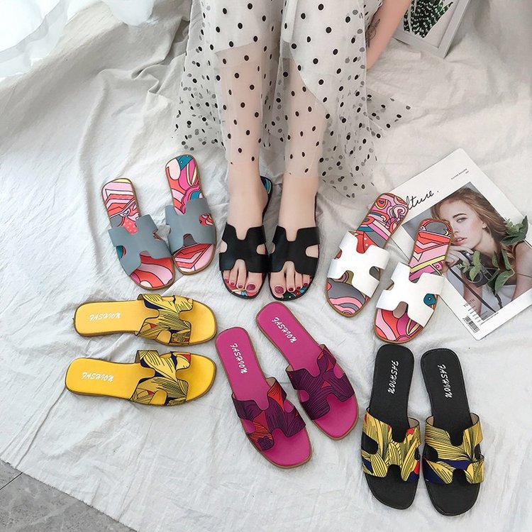 Mz_hawti's tweet image. Hey ladies and gentlemen, This lovely slippers goes for just 5000 Naira ......
#newin #slippers #sundayvibes #SundayMorning