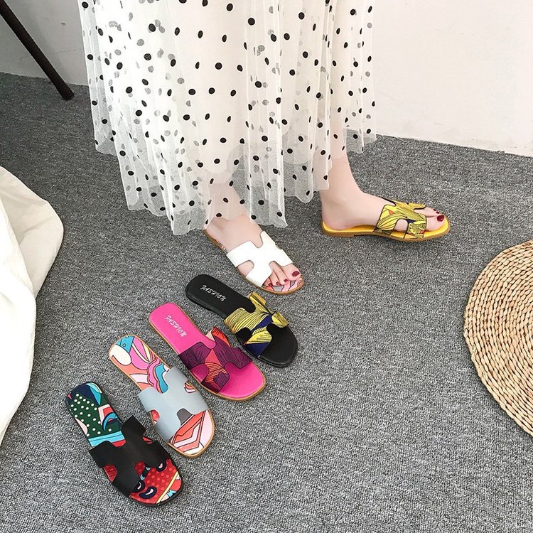 Mz_hawti's tweet image. Hey ladies and gentlemen, This lovely slippers goes for just 5000 Naira ......
#newin #slippers #sundayvibes #SundayMorning