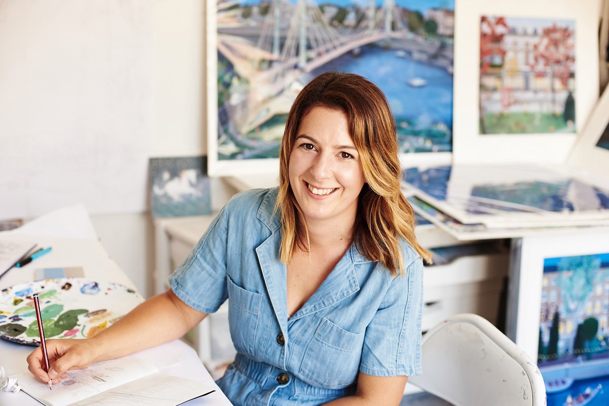 forestgalleryuk's tweet photo. Popular artist @JenniMurphyArt working up some new ideas in her sketchbook ✏️🤸
Jenni's art exudes happiness and entices the viewer into the carefree scenes depicted.
#jennimurphy #limitededition #albertbridge #lidopool #brockwelllido #art #artist https://t.co/eX1yFvoNlr
