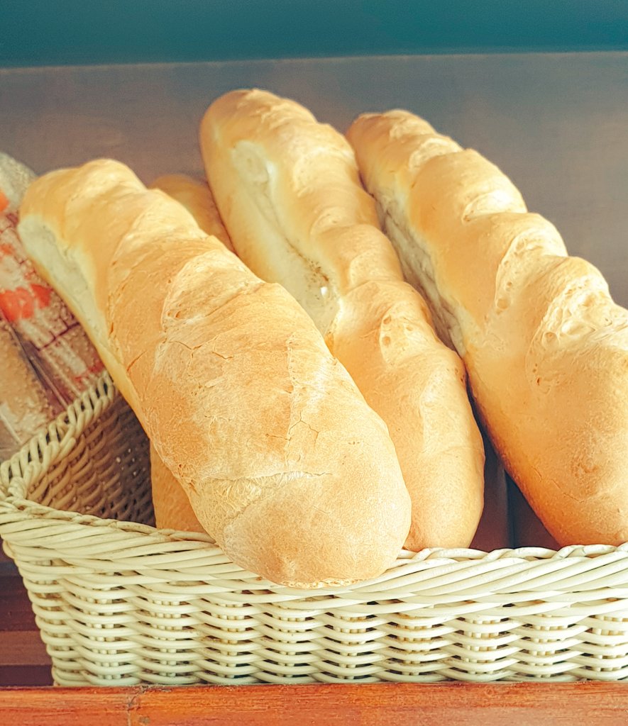 AlbaitAlarabiB's tweet photo. تحسين الخبز الفرنسي...
"french bread"
"pain français"

مهام كبير الخبازين
#مخبز البيت العربي

فروعنا: الغبرة، المعبيلة، الحيل، العامرات
واتساب: 94449012 https://t.co/1JhDRjj0cW