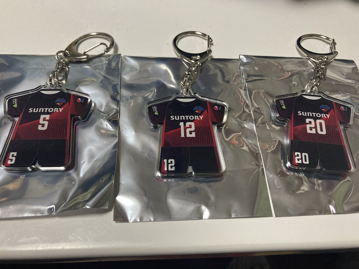 10_teco_10's tweet photo. サントリーサンバーズ  ユニ型キーホルダー アクキー 黒ユニ

譲 : 5(松林)、12(塩田)、20(西田)

求 : 黒ユニ3(小野)

3/21舞洲に行きますので、そこでの手渡し希望です。

よろしくお願い致します。 https://t.co/yjamoya8kF