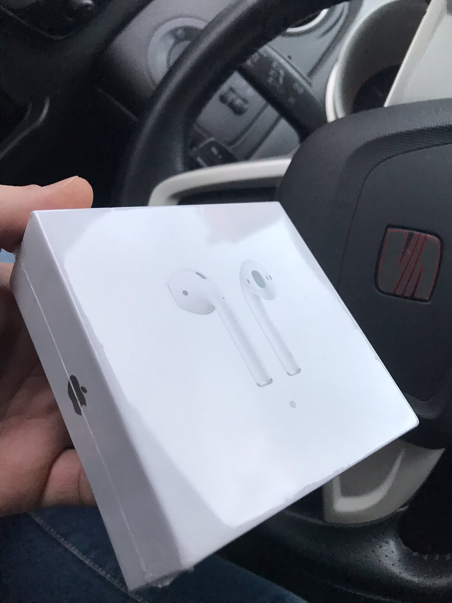 14 yıllık dostluğumuzda ki ilk aldığı hediyenin reklamı olsun diyen tivit attıran adam <a href="/Bahakca/">Baha</a>