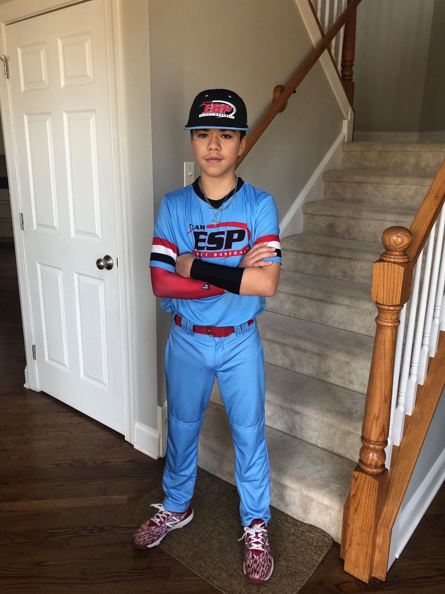 TaddGibby24's tweet photo. The new ESP Baby Blues make their 1st Championship Sunday appearance 4 the @CoachEydenberg ESP 12u Red squad today. Went 3-0 in pool play so they get 2 wear them today! Good luck! #LetsGo #ESPTrained #LookingClean #Icy #ThatsAColdLookBro #SundayBlues #ESP12u #ChampionshipMindset https://t.co/m0dkNxiKDk