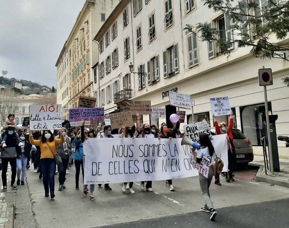 Eramu presenti oghje in Bastia affianc’à l’associ per i diritti di e donne. Più chè mai, duvimu travaglià à sparghje a cultura di l’ugualità trà e donne è l’omi à tutt’i nivelli di l’azzione publica, è luttà sempre di più contr’à e viulenze, e discriminazione è u sessisimu.