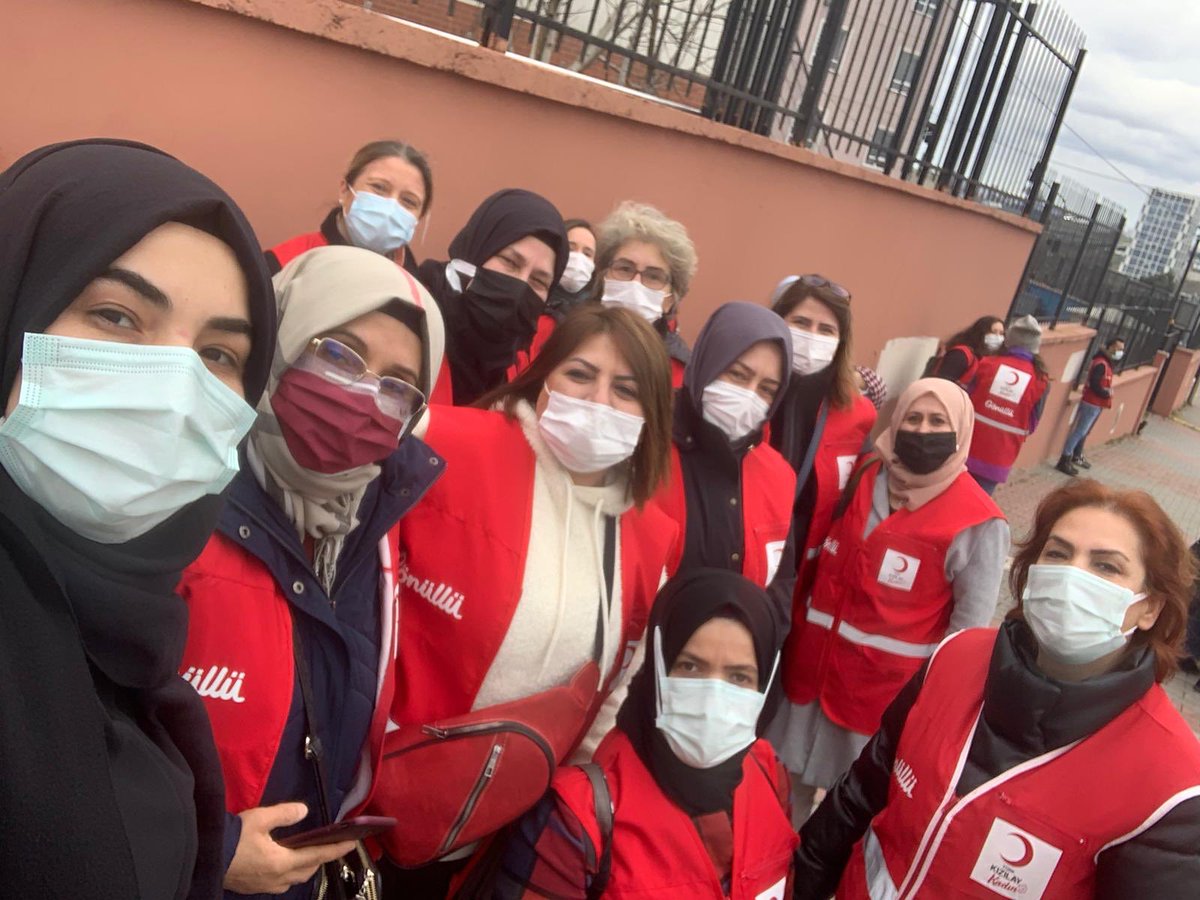 🇹🇷 Bu Gün Kadın Kolları Komisyonumuzun planladığı “Kadınlar Günü” Etkinliğimize ,
🌙Şube Ve Gençlik Komisyonumuz,
🌙Günüllülerimiz,
🌸İlçemiz Siyasi parti yöneticileri, Kadın Komisyonları da destek oldu 👏