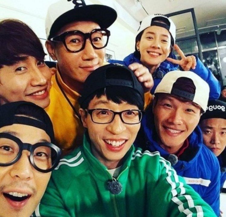 kwang_soo96's tweet photo. لأجل إيجاد أفضل خطة لإيصال حبنا وأن عددنا كبير حتى يقام عندنا فانميتينق او فان قريتينق  وحلقة/حلقات من البرنامج عندنا 🇸🇦
🙏أتمنى من كل محبين رانينغ مان أن يقترحون خطة يعتقدون أنها ستنجح في إيصال حبنا وإصرارنا لأصحاب القرار.
RunningMan https://t.co/mRYBhMhnG1